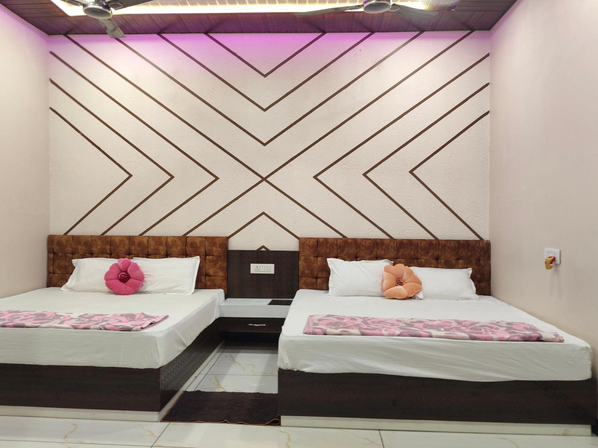Anant Home Stay Ujjain Zimmer foto